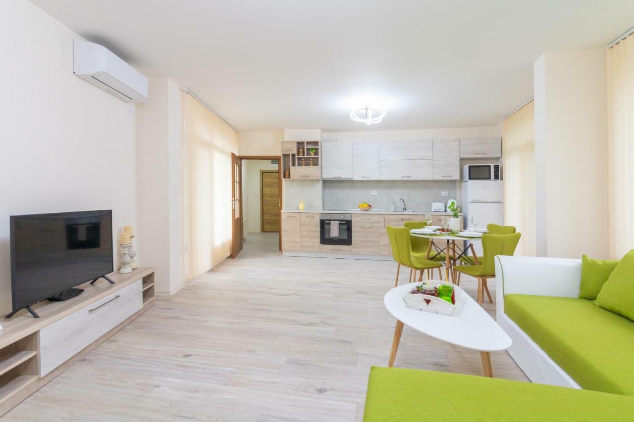 Domus Apartments Grand Plovdiv Buitenkant foto