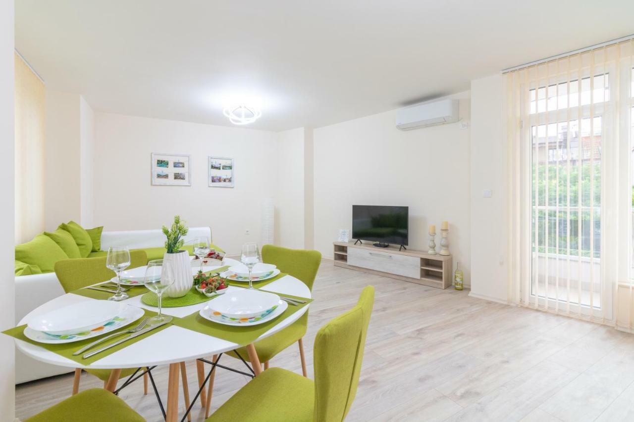 Domus Apartments Grand Plovdiv Buitenkant foto