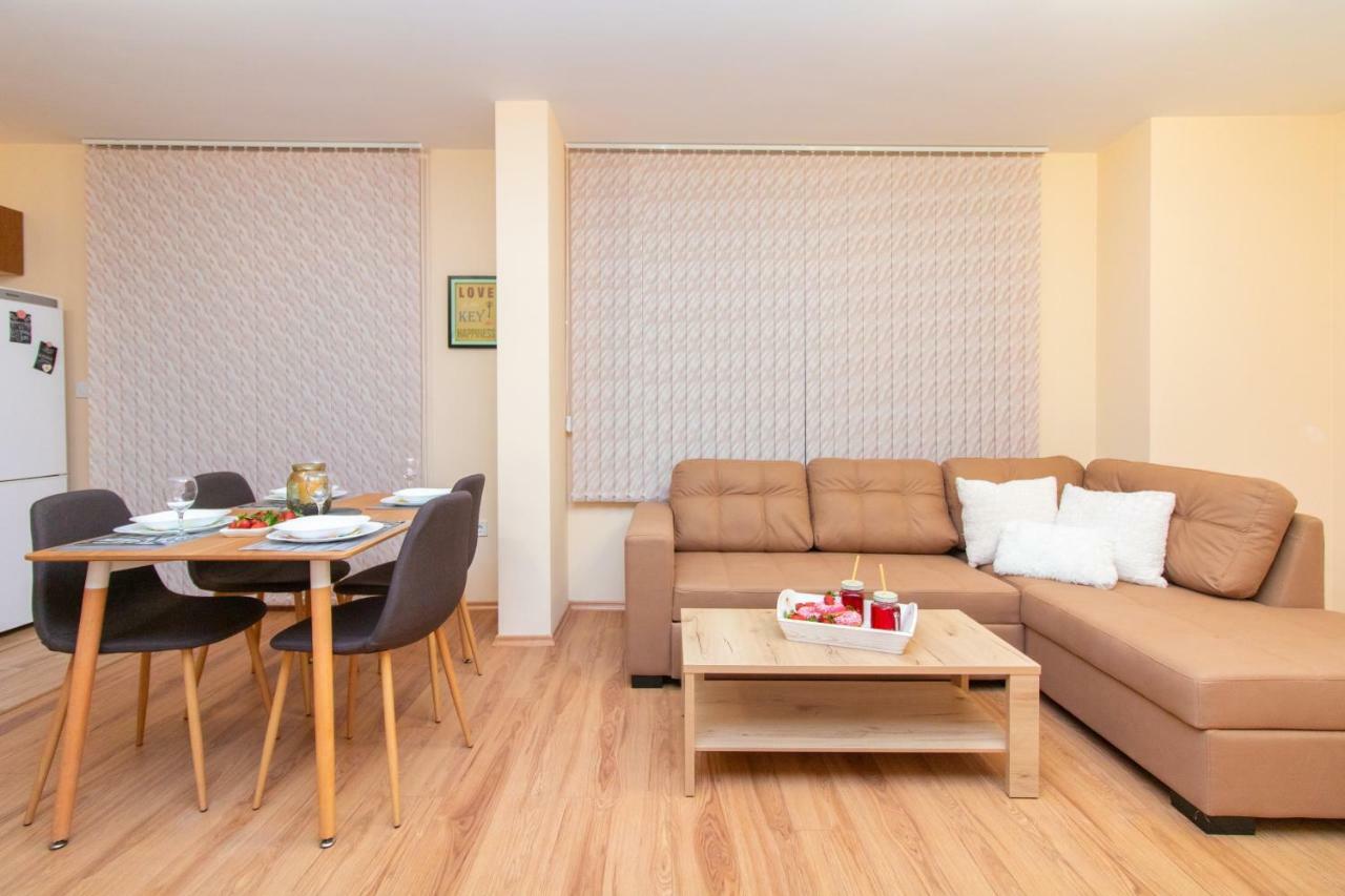 Domus Apartments Grand Plovdiv Buitenkant foto